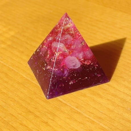 オルゴナイトピラミッド『紫桜(しおう)』(4㎝)