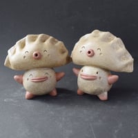 【注文制作品】餃子の神様かな？「ぎょうざぼっくり様」◆土ぼっくりと餃子が合体しちゃいました♪