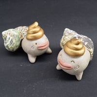 海に住んでいるかも「かいうん君」ヤドカリじゃないよ♪貝とウンでかいうん君ですよ♪