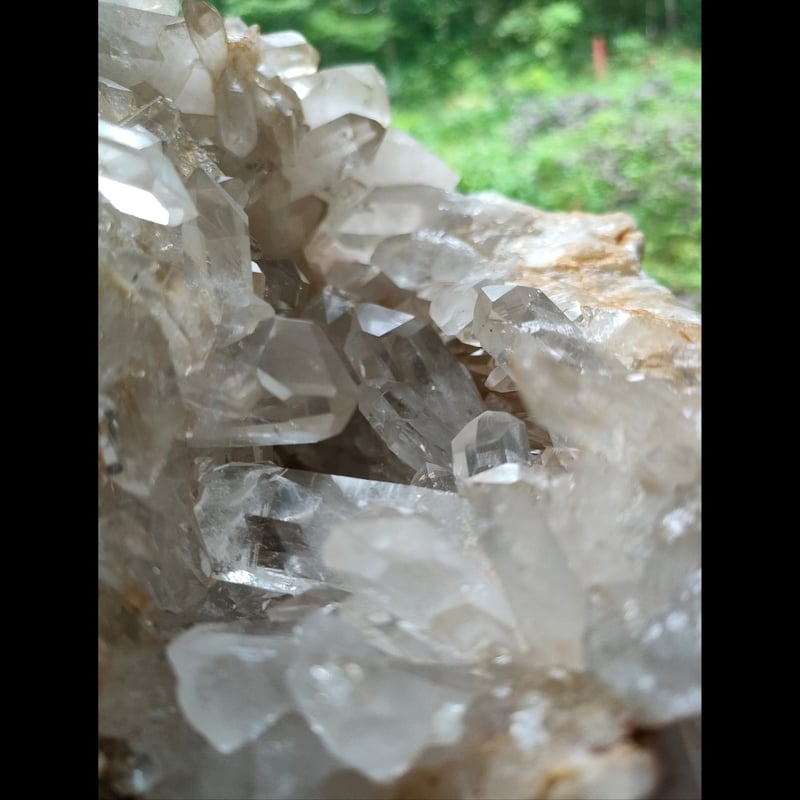 ◇大型◇ブラジル産水晶ジオード(晶洞)◇美しいクラスターが多数生え