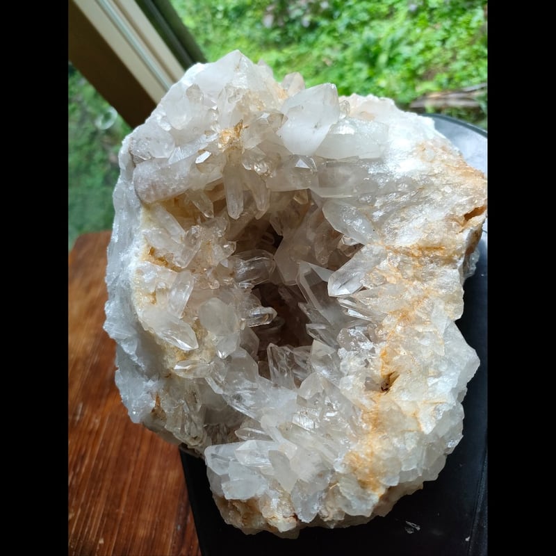 ◇大型◇ブラジル産水晶ジオード(晶洞)◇美しいクラスターが多数生え