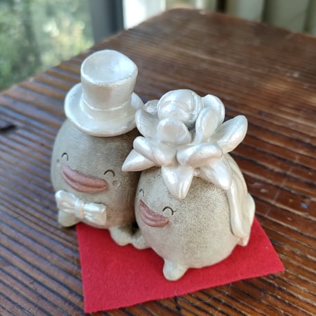 「ウエディングぼっくりちゃんズ」【注文制作品】ハッピーなカップルの記念に。贈り物にも♪