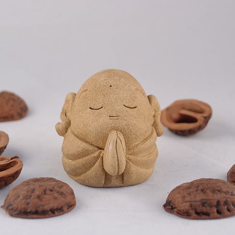 「合掌じぞうさん」シンプルながらほっとする表情に気持ちが和らぎます