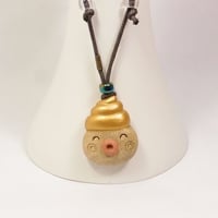 「金うんたま君コードネックレス」長さ調整が自由にできます。金うんを身に着けるってなもんで(笑)。