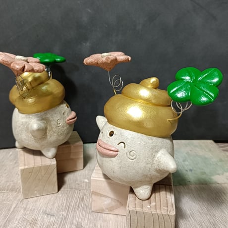 ◆「大金うん君」◆金ウン+四葉のクローバー+花+タイガーアイでなんとも縁起が良い◆