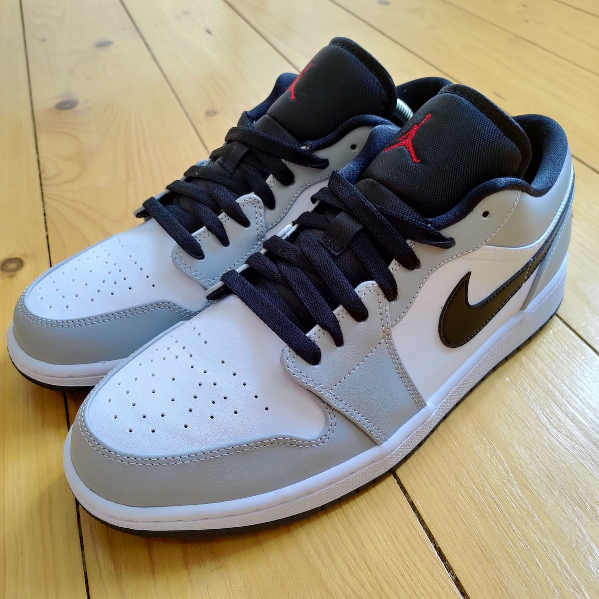 ☆ NIKE ☆ Air Jordan 1 Low ☆ グレー/ブラック/ホワイト ☆ | E