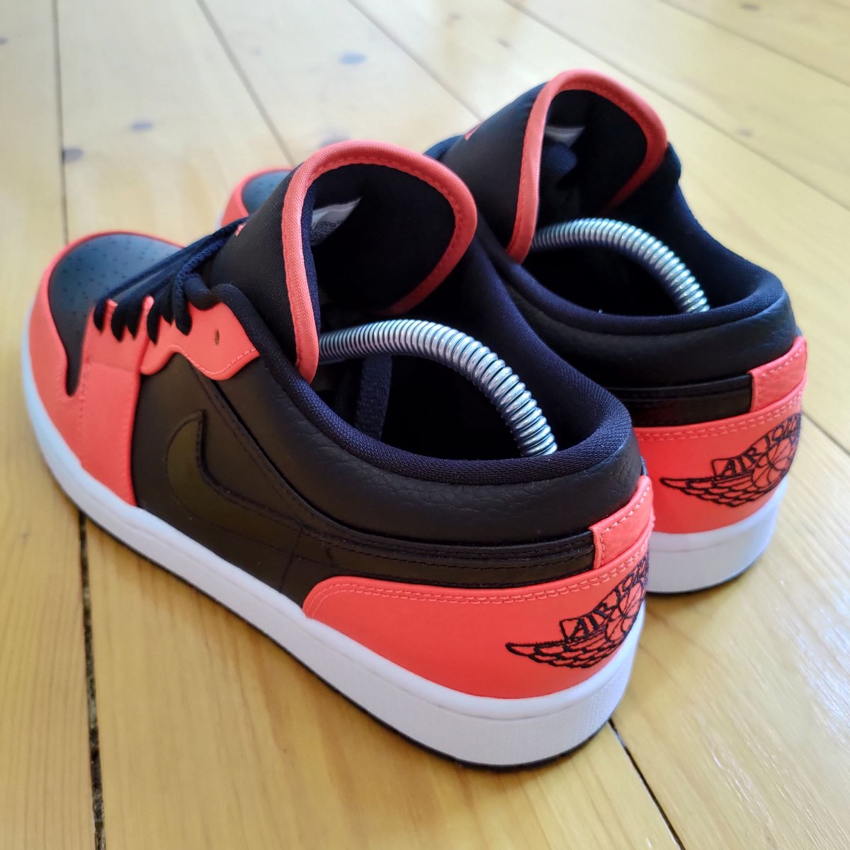 ☆ NIKE ☆ Air Jordan 1 Low SE ☆ ブラック/オレンジ ☆ | EU