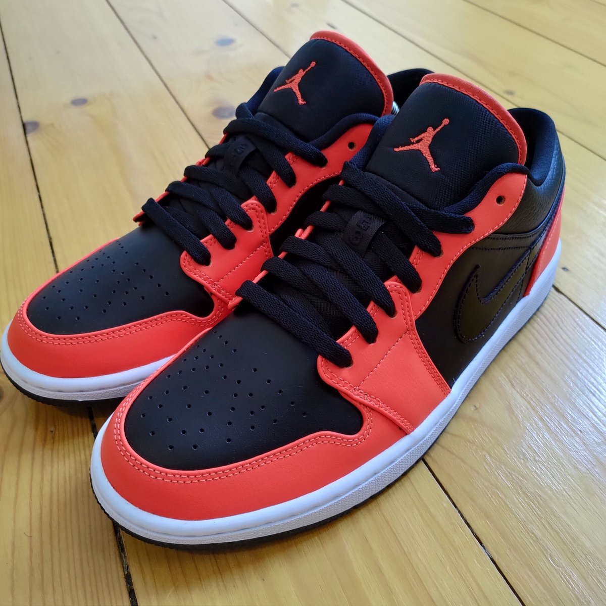 ☆ NIKE ☆ Air Jordan 1 Low SE ☆ ブラック/オレンジ ☆ | EU