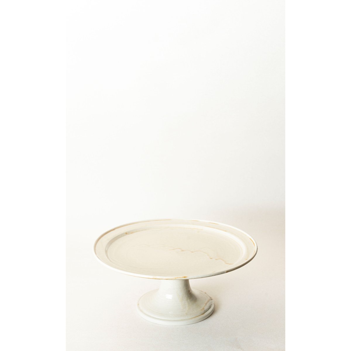 伊藤環 / 白泥灰釉8寸ケーキコンポート | OKYAKU ONLINE STORE