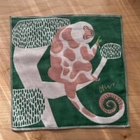morita Miw ガーゼタオルハンカチ 樹枝のシッポのクスクスたち