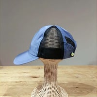 クマとキャンプ撥水CAP（ブルー）