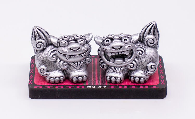 銀の尻上りシーサー コロナ ギフト 沖縄 お土産 魔除け | 美らさんぴん