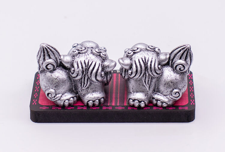 お値下げ⭐トルコ　ビンテージキリム　魔除け　サソリ柄 銀の尻上りシーサー コロナ ギフト 沖縄 お土産 魔除け | 美らさんぴん