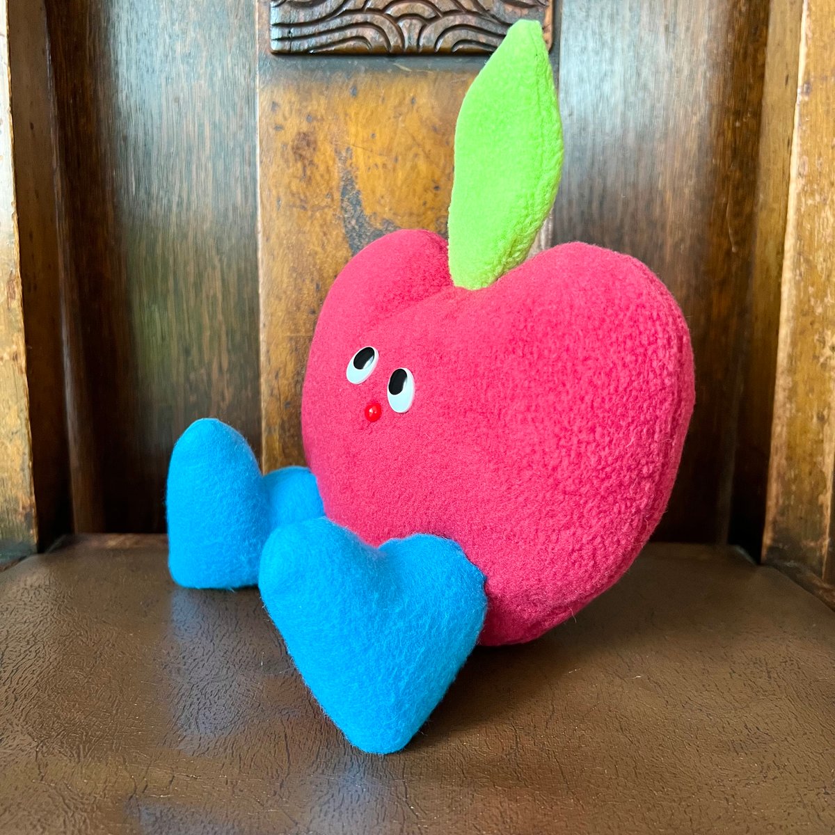 WAN_TAN／ぬいぐるみ「Apple」 | DOMA STORE