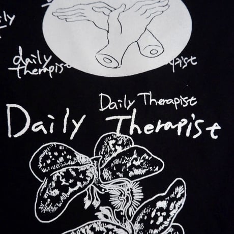 谷本真理／Daily Therapist T-shirt