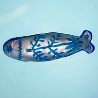 Play places near me (Shihoka Imai)／オブジェ「夏至祭の魚」