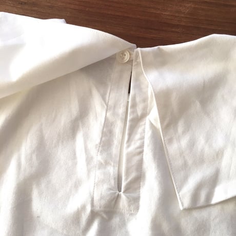 QFD／round collared tops