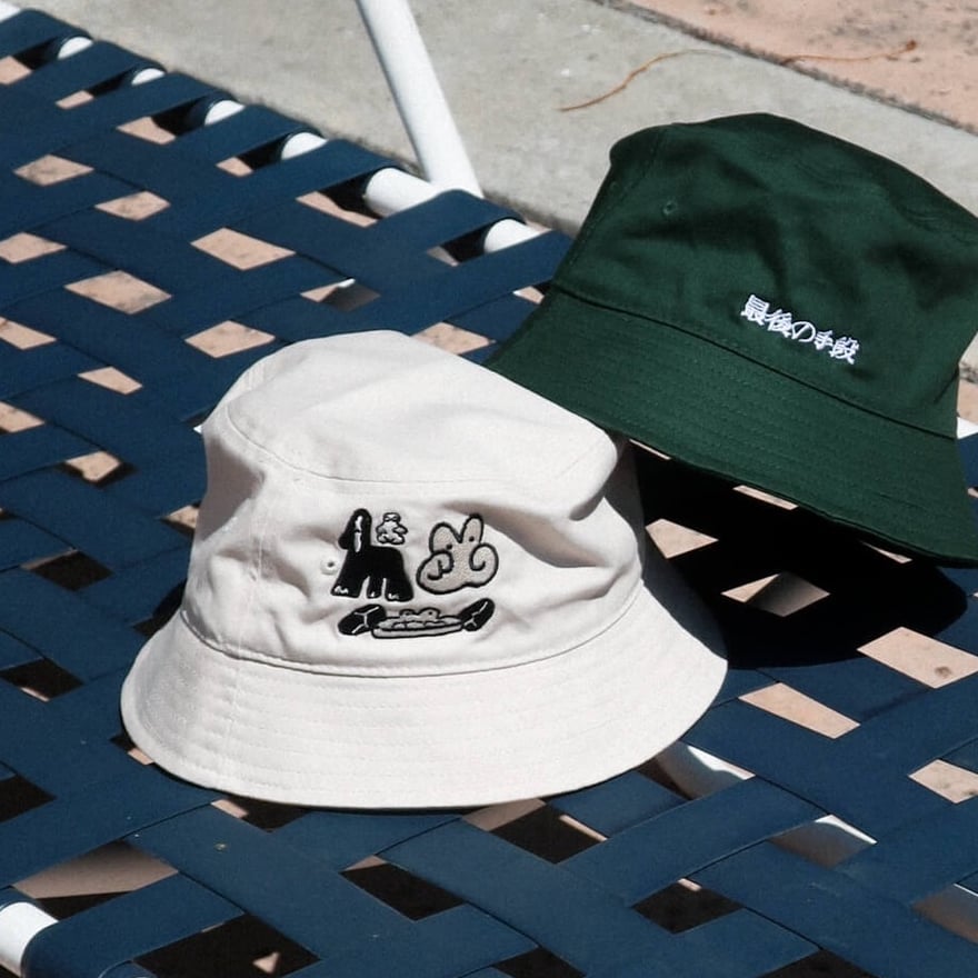 最後の手段／初代 最後の手段のバケットハット off-white | DOMA STORE