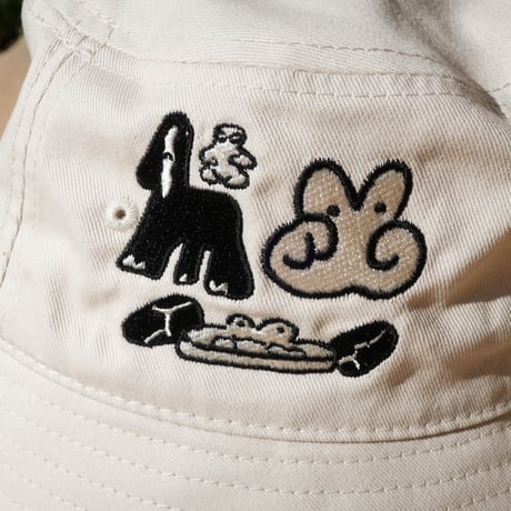 最後の手段／初代 最後の手段のバケットハット  off-white