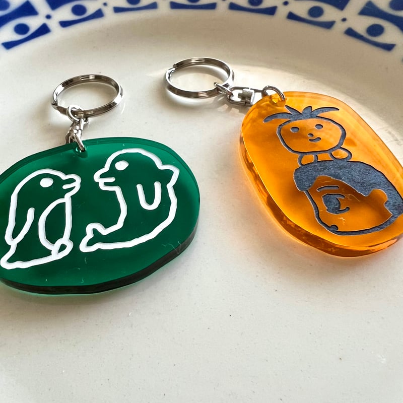 玉川 桜／アクリルキーホルダー(ペンギンイルカ・頭上パイン