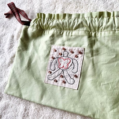 チャチャマンボ／人刺繍 巾着バッグ