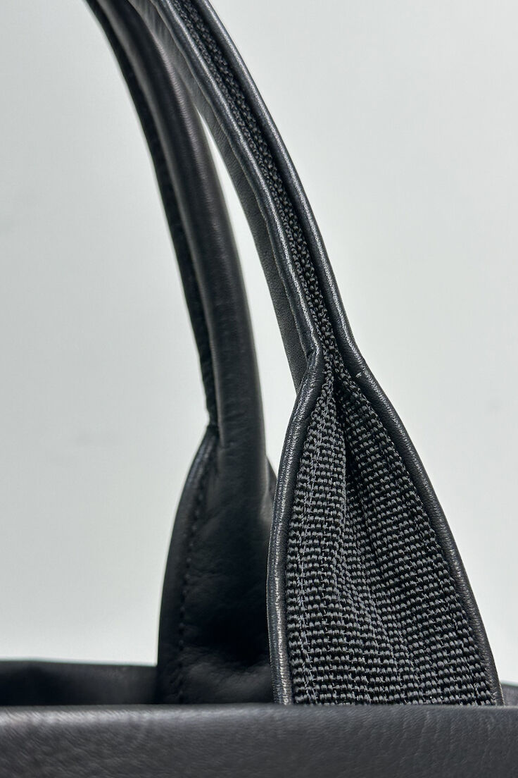 ハンドメイド レザートートバッグ / ブラック Handmade Leather Tote B
