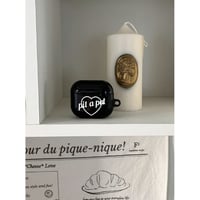 pit a pat airpods case black