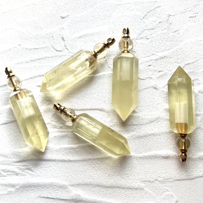 香水ボトル | Y.Chesa