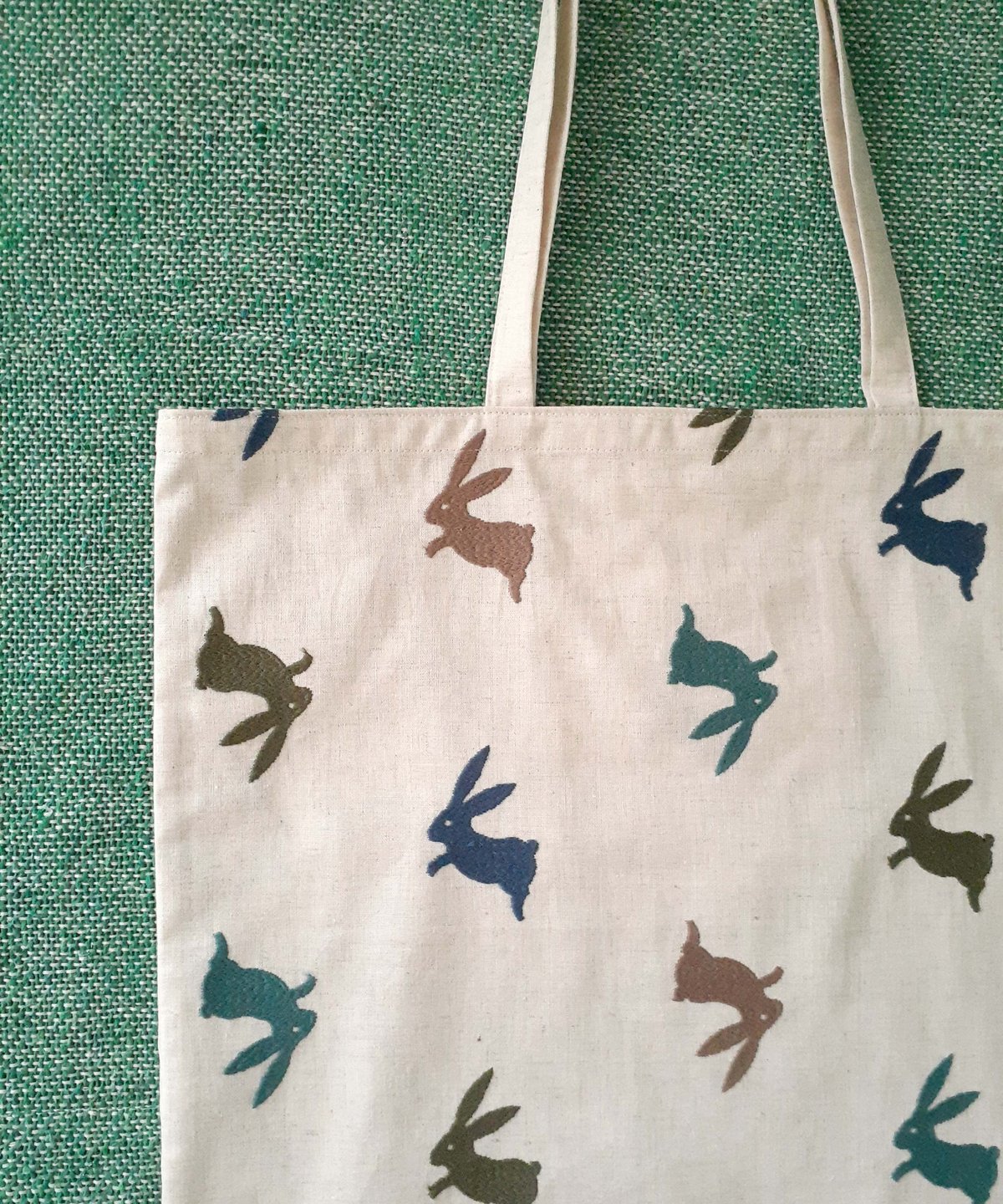 うさぎ刺繍のトートバッグ | 服と小物 ナカザワ うさぎ刺繍のトートバッグ | 服と小物 ナカザワ