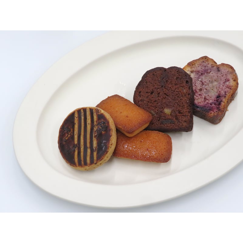 ギフトボックス大( 焼菓子 & ケースクッキーセット) | Grandir ギフトボックス大( 焼菓子 & ケースクッキーセット) | Grandir