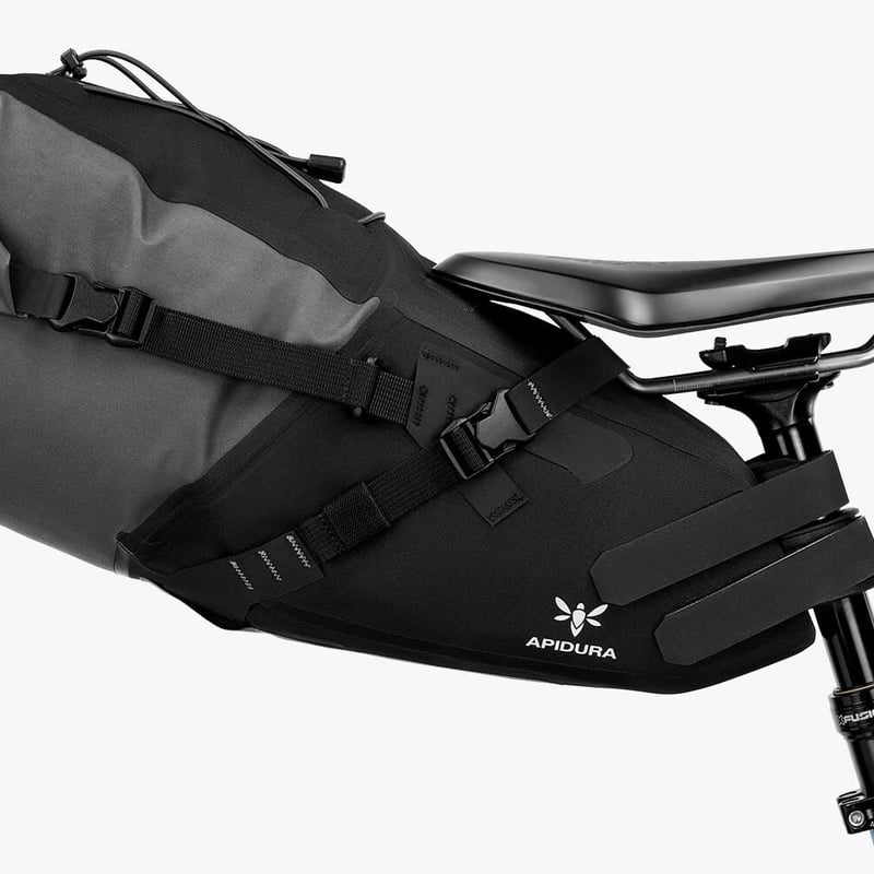 APIDURA サドルバッグ ミディアム 週末値下げ APIDURA / サドルバッグ