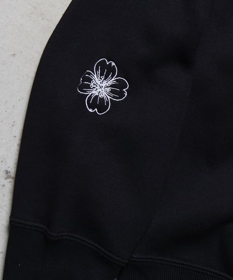 EPISODE: BLOOM HALF ZIP SWEAT TOPS