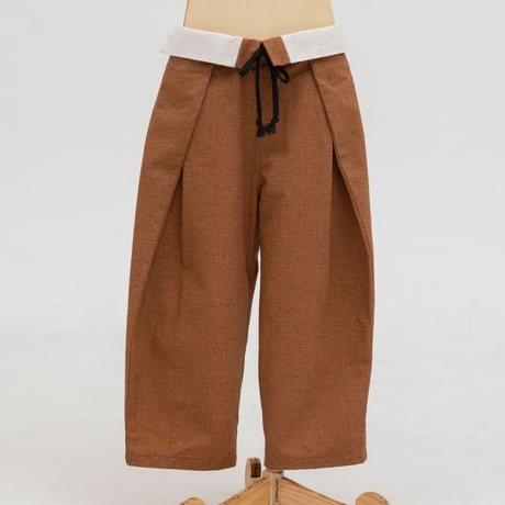 【新品タグ付】folk made Black Embroidery ロゴ パンツ 新品タグ付】folk made Black Embroidery ロゴ パンツ 新品タグ