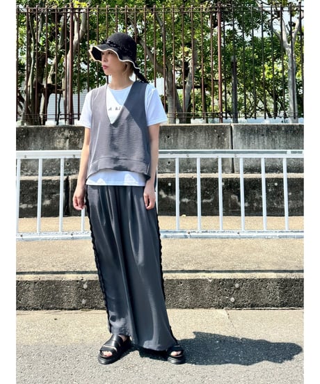 TRANOI.｜ヴィンテージサテンサイドフリルパンツ
