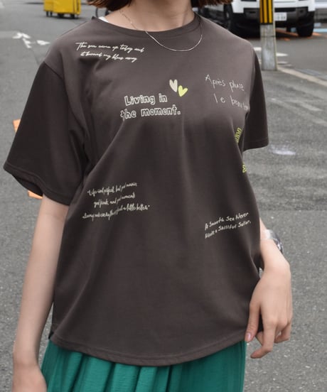 ROSIEE｜レタリングプリントTシャツ