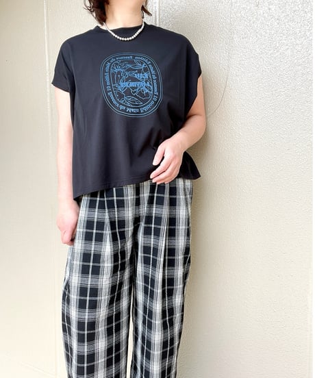 Dignite Collier│フロッキープリント Tシャツ