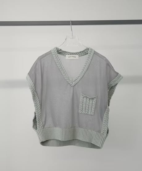 Lilly Lynque │ シアートップス