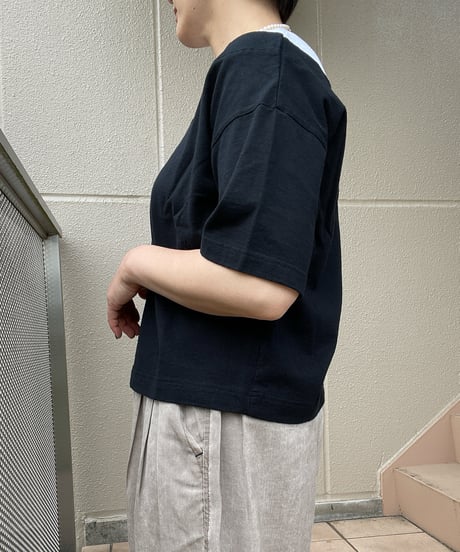 JUDDY CORN ｜モダンネックオンTシャツ