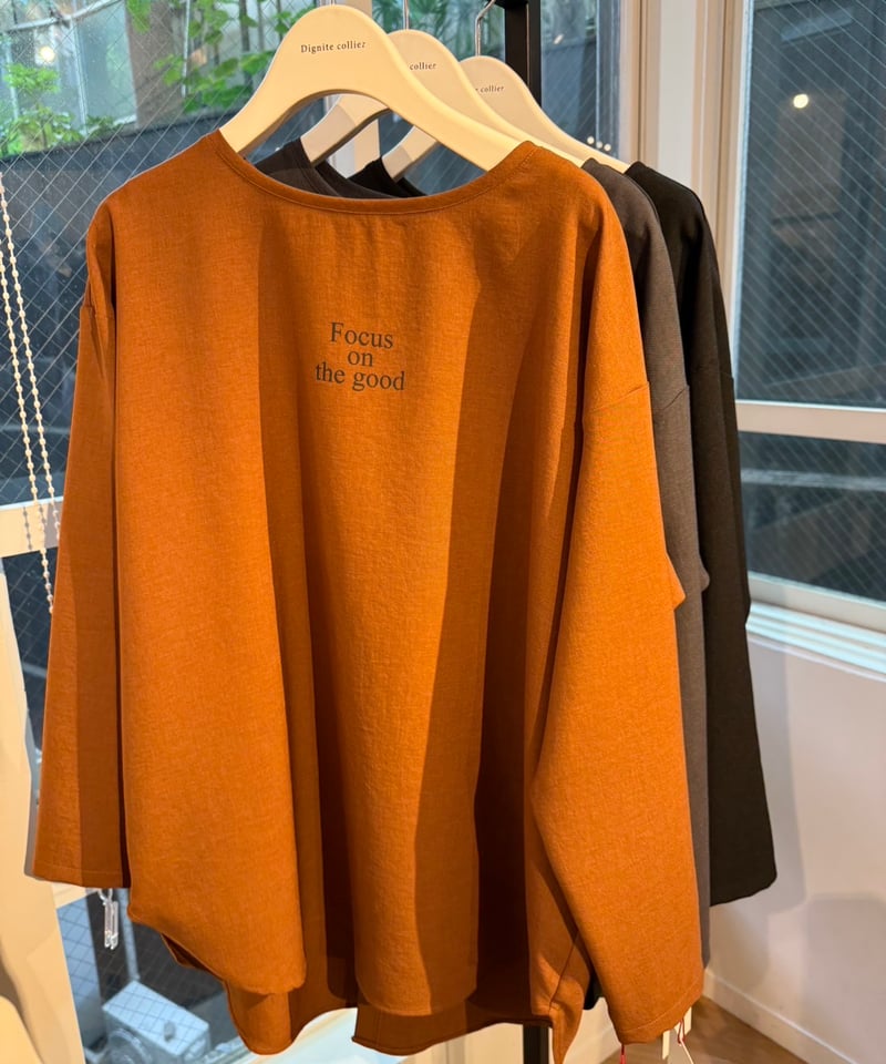 Dignite Collier｜ロゴブラウス 80256044 | TO