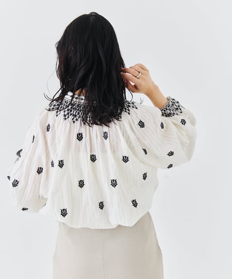 TORAZZO DONNA │インド刺繍ブラウス
