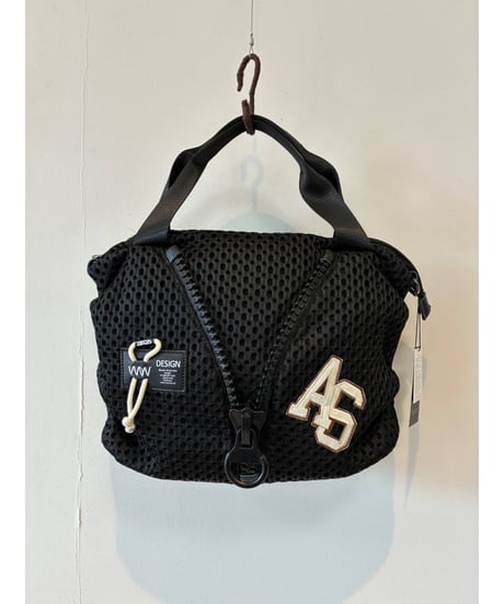 ビッグジップデザイン軽量メッシュバッグ