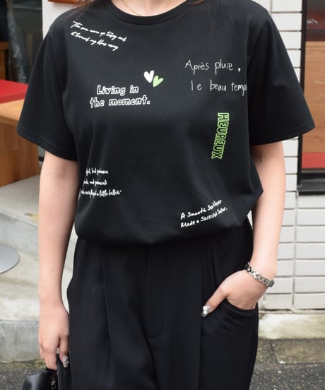 ROSIEE｜レタリングプリントTシャツ