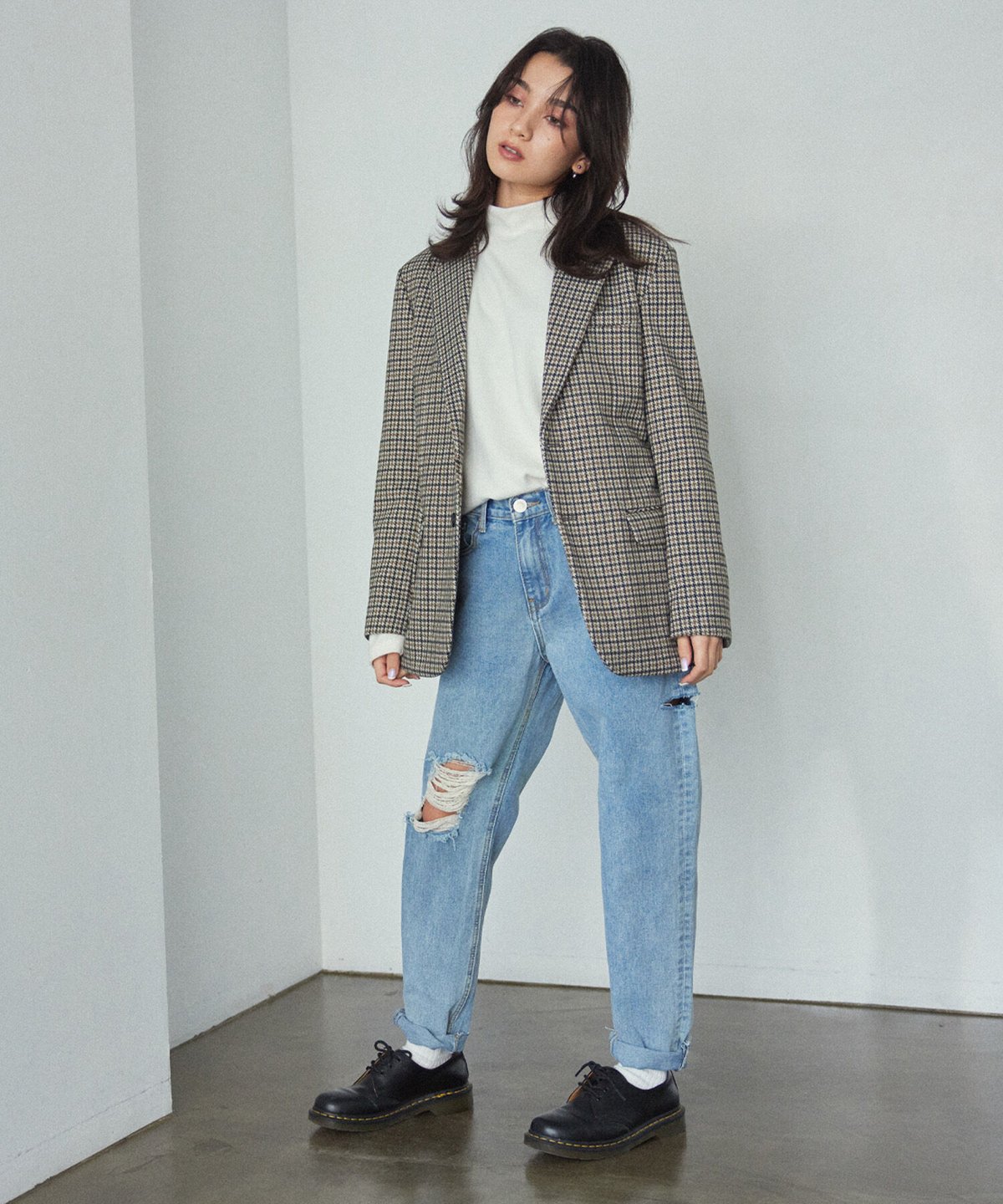 ハイウェストストレートダメージデニムパンツ 裾カットオフ【2 size 