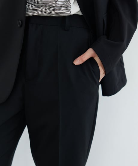 《BOYSHE Cool Summer Suit》シングルブレスト＆スリムスラックス【セットアップ】ブラック