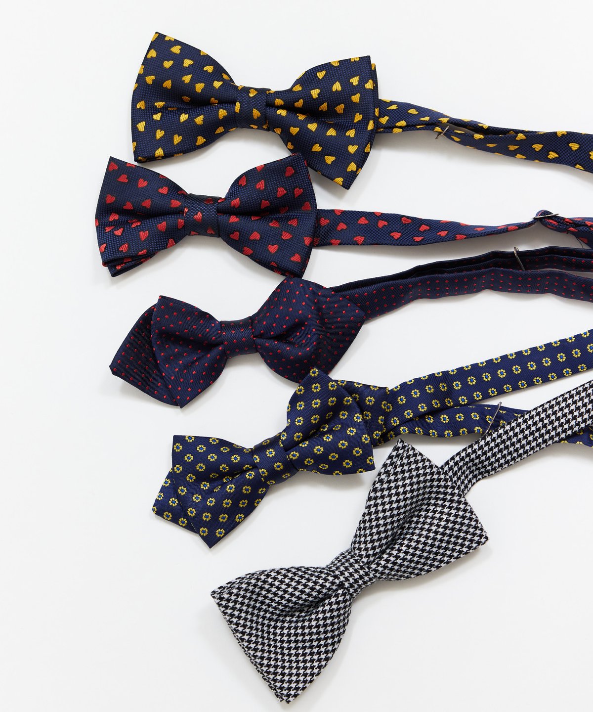 ✳︎ハンドメイド✳︎蝶ネクタイ　テラゾー柄　ブラウン ✳︎ハンドメイド✳︎蝶ネクタイ テラゾー柄 ブラウン 刺繍の蝶