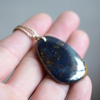 Azurite/藍銅鉱　自然染めシルク大粒の鉱物ネックレス