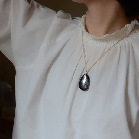 Azurite/藍銅鉱　自然染めシルク大粒の鉱物ネックレス