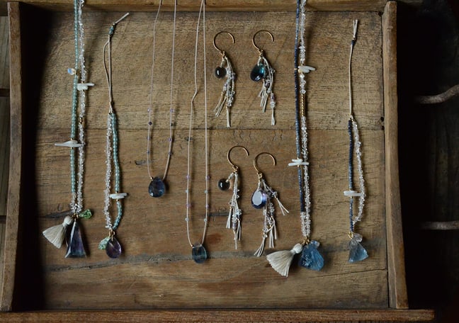 おともさん様✴︎ラブラドライトカービング＆ロードナイト＊ピアス あいのて