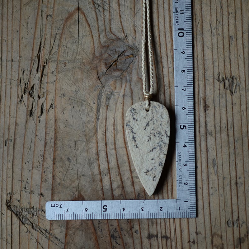Dendrite/忍石 自然染めシルク大粒の鉱物ネックレス | あいのて