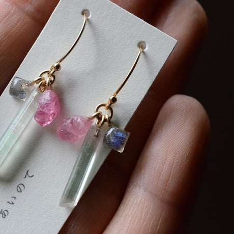 『紫陽花』Tourmaline&Spinel&Labradorite/電気石と尖晶石と曹灰長石　鉱物の耳飾り